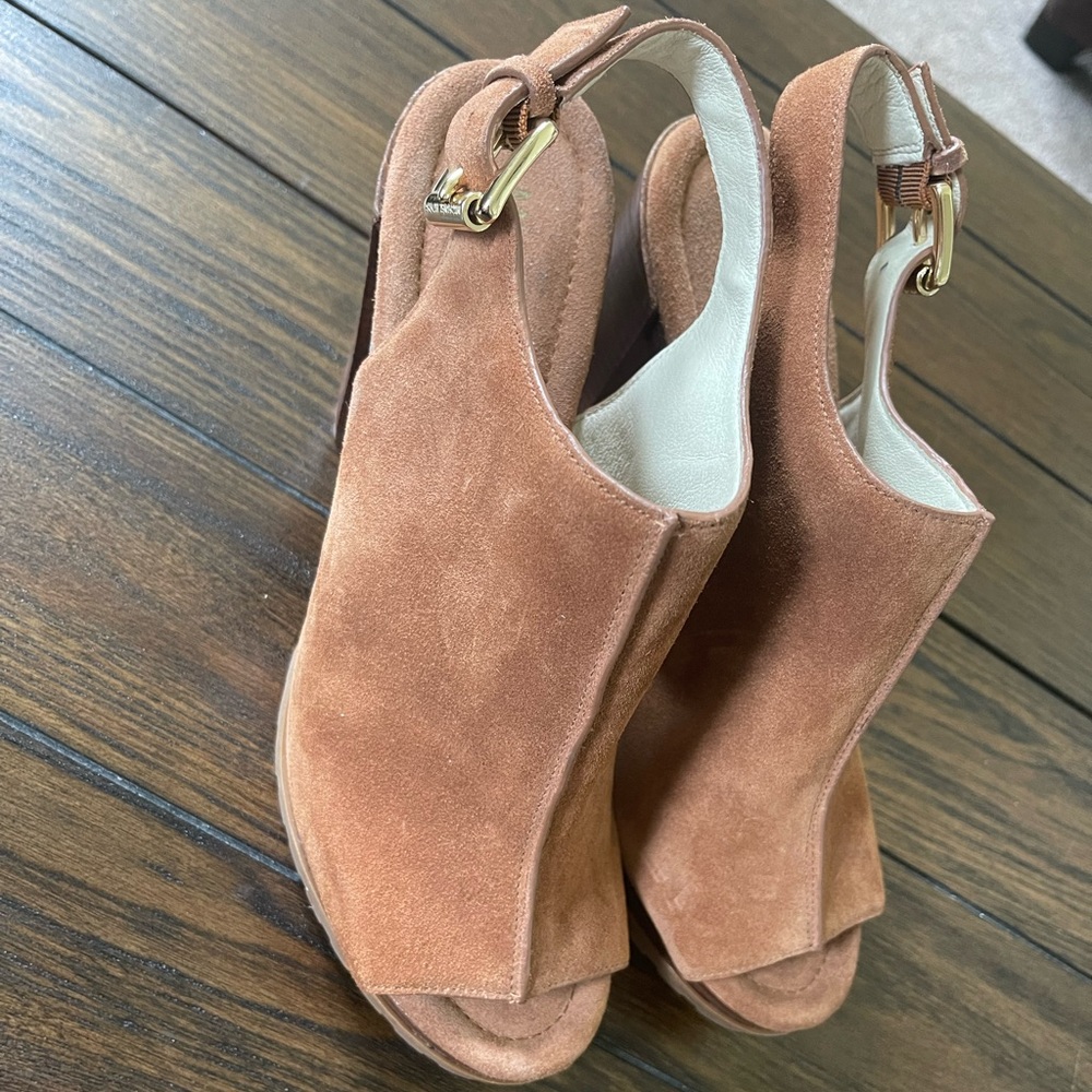 Michael Kors open toe shoe sandals size 9 1/2 Tan